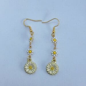Dainty earrings with delicate white daisies style-3