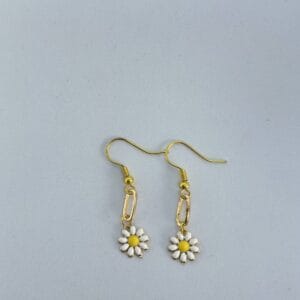 Golden chain daisy earrings
