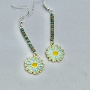 Handmade beaded daisy earrings-3