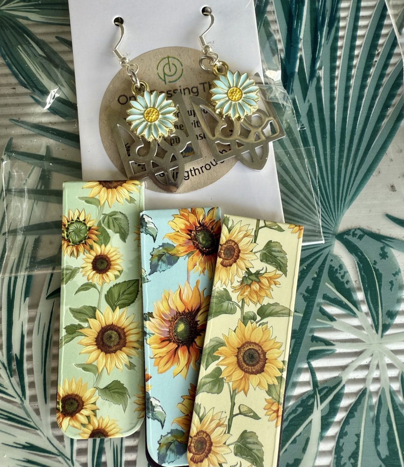 Tryzub-Earrings-Gift-Pack tryzub earrings and sunflower bookmarks